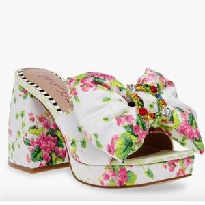 Betsey Johnson Women's Possie Platform Block Heel Sandal Womens 7.5 white pink